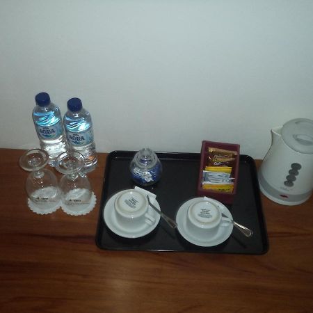 Alloro Guesthouse Pacitan Eksteriør bilde