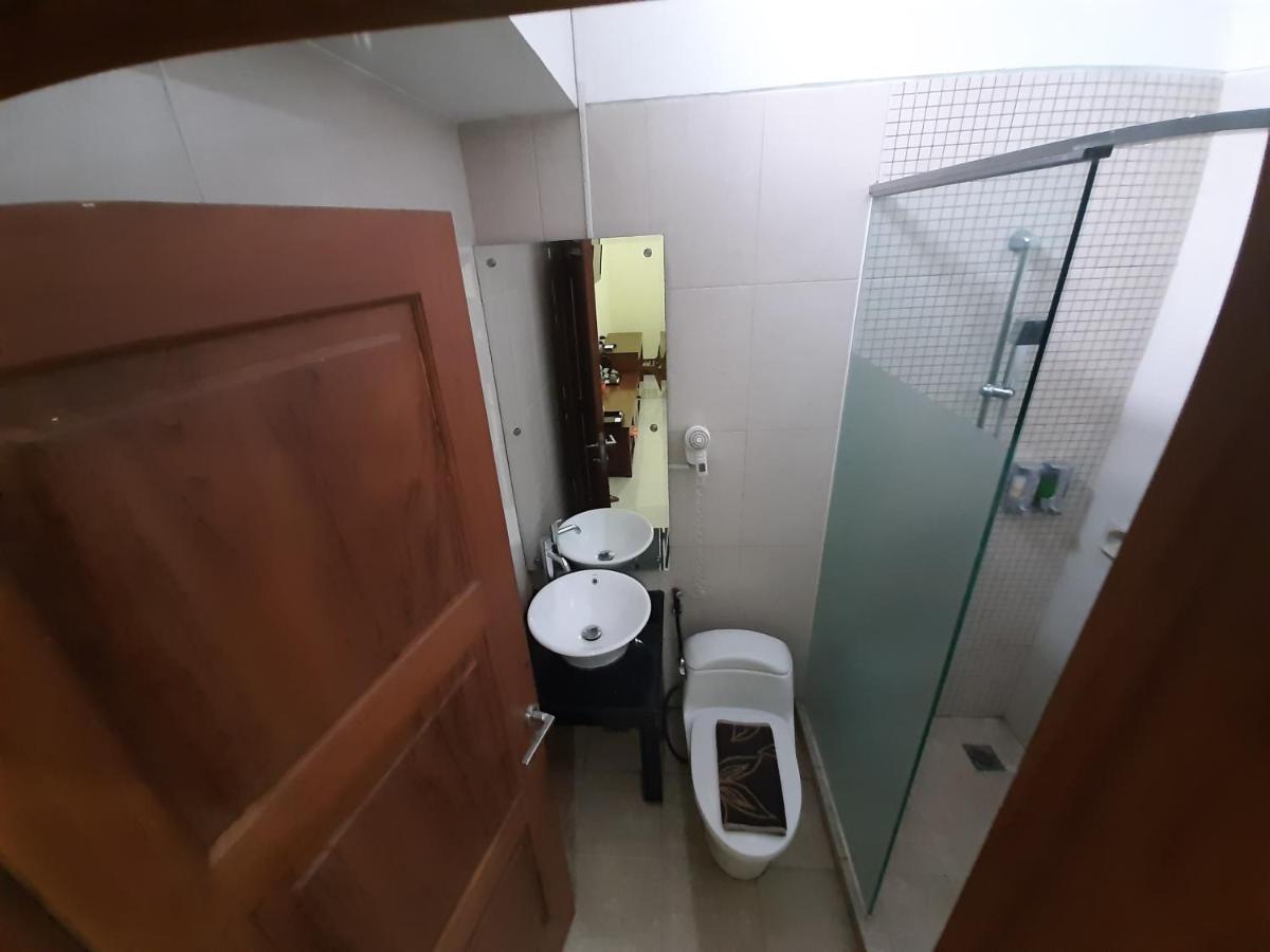 Alloro Guesthouse Pacitan Eksteriør bilde