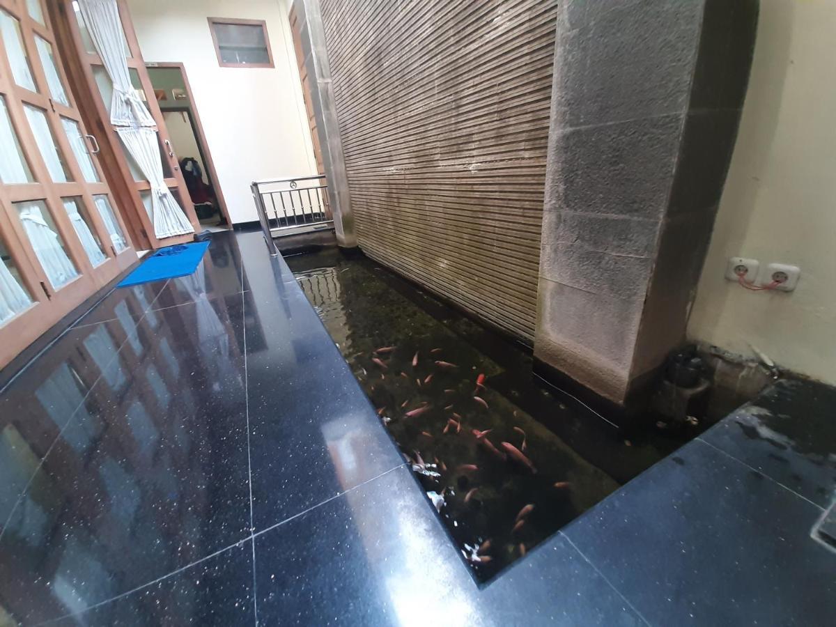 Alloro Guesthouse Pacitan Eksteriør bilde