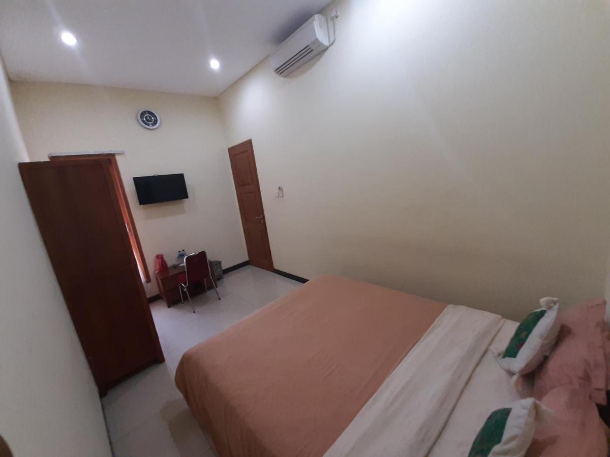 Alloro Guesthouse Pacitan Eksteriør bilde