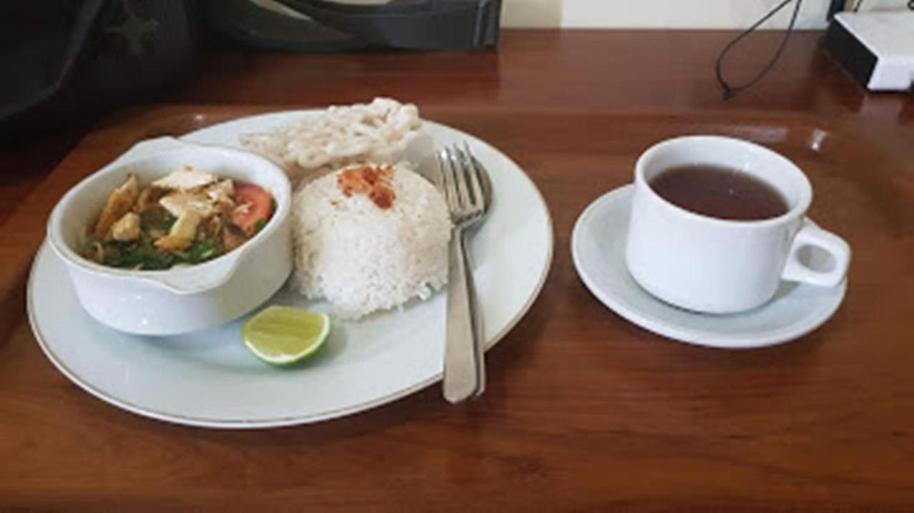 Alloro Guesthouse Pacitan Eksteriør bilde